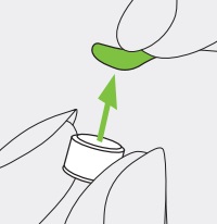 Illustration av en person som använder sina fingrar för att ta bort klistermärket från det nya batteriet